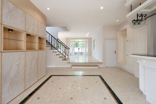 picture FOR SALE  HOUSE PROPERTY  16500000 BAHT. - 2/8