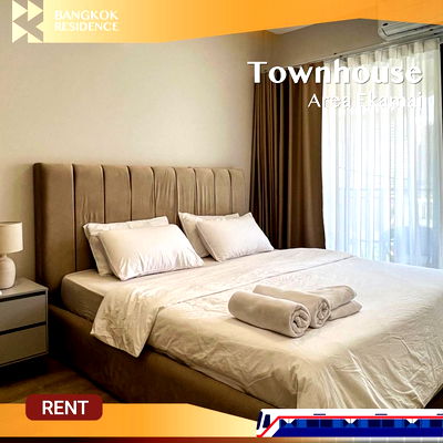 Townhouses for rent BTS Ekkamai : Townhouse Area Ekamai 🏡 Modern Luxury Townhome in the heart of Ekamai, featuring a private onsen 💎 Close to BTS Thong Lo 