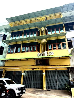 อาคารพาณิชย์ กรุงเทพมหานคร : เนื้อที่ใช้สอยเยอะ จอดรถในตึกได้ 6 คัน ใกล้ สะพานซังฮี้ ตึกแถว อาคารพาณิชย์ ถนนราชวิถี