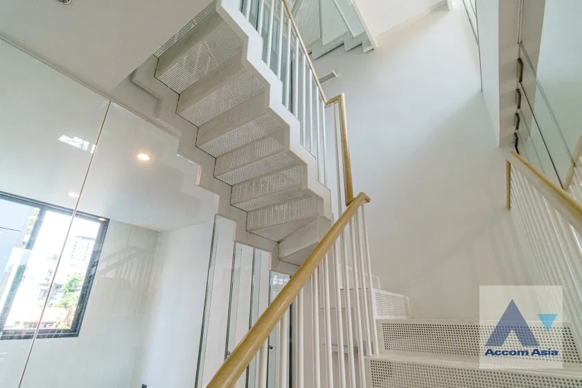 รูป 🔼🔽 AccomA 📩 Pet friendly 4 BR Townhouse @Luxury Style in Prime Location (AA32361) - รูปที่ 14/20