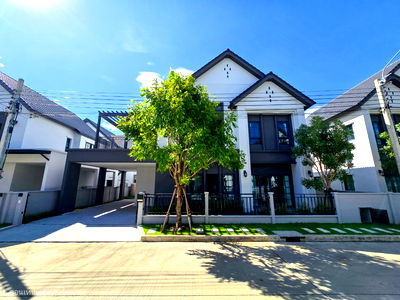 Houses for rent บิ๊กซี บางพลี : 𝐅𝐨𝐫 𝐑𝐞𝐧𝐭: 𝐂𝐞𝐧𝐭𝐫𝐨 𝐁𝐚𝐧𝐠𝐧𝐚 🏡 𝐋𝐚𝐫𝐠𝐞𝐬𝐭 𝐓𝐲𝐩𝐞 𝐢𝐧 𝐭𝐡𝐞 𝐏𝐫𝐨𝐣𝐞𝐜𝐭 4BRs Ready-to-move-in luxury single house