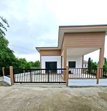 ให้เช่าบ้านเดี่ยวชั้นเดียว   2 ห้องนอน 2 ห้องน้ำ 1  ห้องครัว  1  ที่จอดรถ