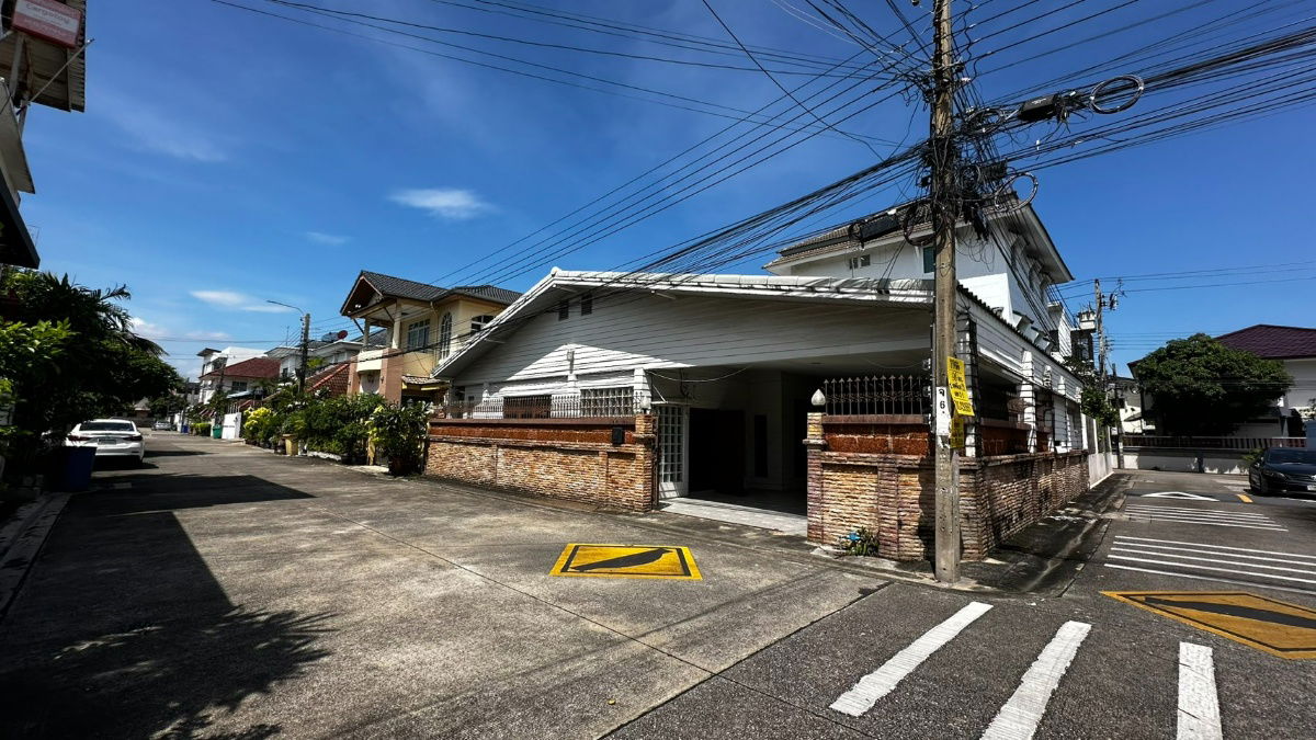 รูป ขายที่ดินพร้อมบ้านชั้นเดียว ซอยนาคนิวาส 17 ใกล้รถไฟฟ้าสถานีโชคชัย 4 เดินทางสะดวก เชื่อมต่อลาดพร้าว – โชคชัย 4 – เลียบด่วนเอกมัย–รามอินทรา - รูปที่ 7/7