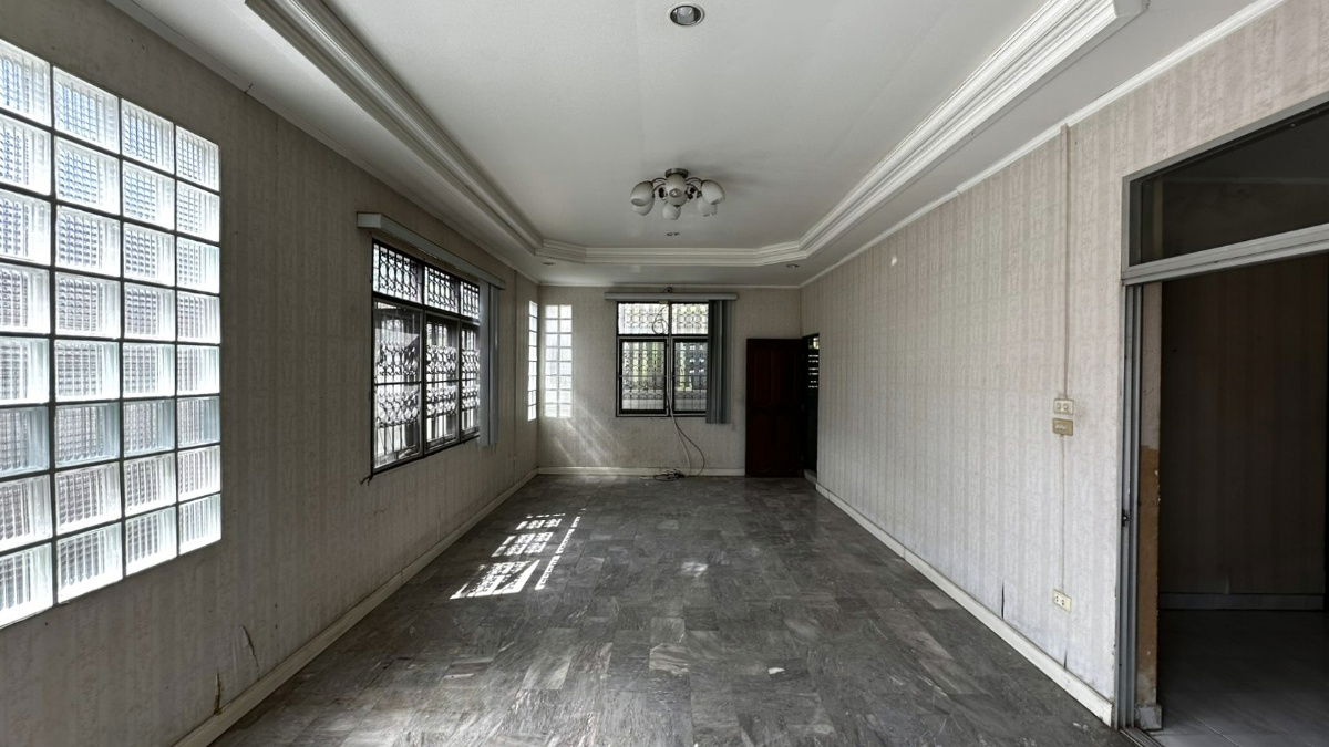 รูป ขายที่ดินพร้อมบ้านชั้นเดียว ซอยนาคนิวาส 17 ใกล้รถไฟฟ้าสถานีโชคชัย 4 เดินทางสะดวก เชื่อมต่อลาดพร้าว – โชคชัย 4 – เลียบด่วนเอกมัย–รามอินทรา - รูปที่ 3/7