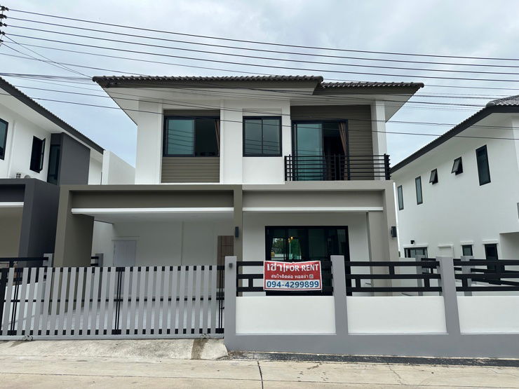 รูป บ้านใหม่ให้เช่า : Lake Velly (บ่อวิน) : 3 ห้องนอน 3 ห้องน้ำ พื้นที่ 45 ตรว ตกแต่งครบ พร้อมเข้าอยู่  - รูปที่ 2/28