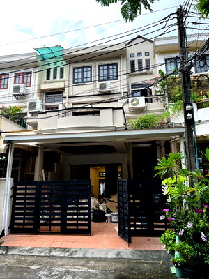 เช่าทาวน์โฮม เขตพระโขนง : HR2944ให้เช่าทาวน์เฮาส์ 4 ชั้น พื้นที่ใช้สอย 260 ตร.ม. ซอยสุขุมวิท 71 (ซอยปรีดีพนมยงค์) เดินทางสะดวก ใกล้ BTS พระโขนง