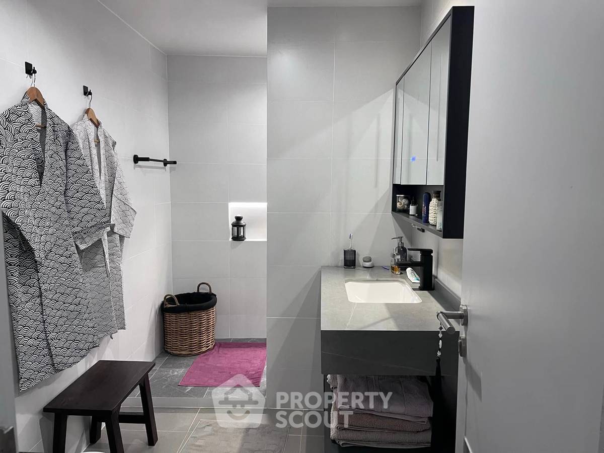 picture 2-BR Condo at Inter Lux Premier Sukhumvit 13 near ARL Makkasan (ID 1727992) - 5/5