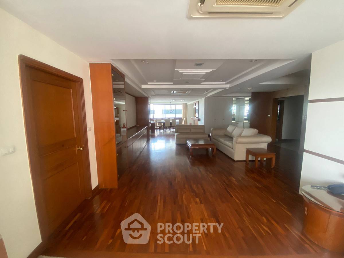 picture 3-BR Condo at President Park Condominium near MRT Queen Sirikit National Convention Centre (ID 2383336) - 1/3