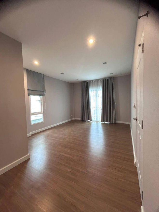 รูป บ้านเดี่ยวหรูให้เช่า แกรนดิโอ เพชรเกษม81 - รูปที่ 8/11