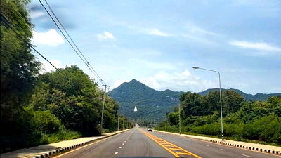 ที่ดิน นครราชสีมา (โคราช) : ซื้อ ขายที่ดิน ที่สวย วิวเขา ปากช่อง ที่ดินโคราช 100ไร่ ใกล้องค์พระขาว แบ่งขายได้ สนใจ Line ID: @951qfbfi