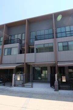 Townhome for rent บ้านกลางเมือง พระราม9 กรุงเทพกรีฑา ตกแต่งครบ สวย พร้อมอยู่