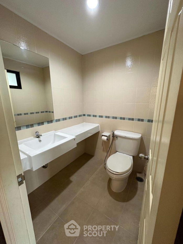 picture 2-BR Condo at Lumpini Place Pinklao 2 near MRT Bang Yi Khan (ID 2384636) - 13/16