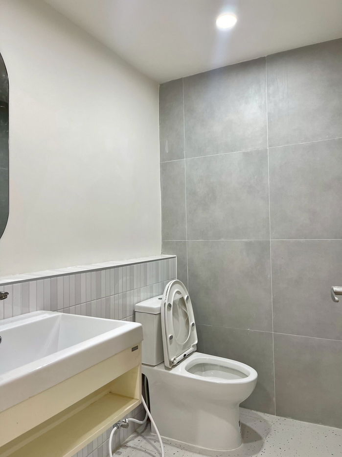 รูป ขายทาวน์เฮ้าส์ 2 ชั้น รีโนเวทใหม่ทั้งหลัง ซอยอุดมสุข 47 - รูปที่ 8/9