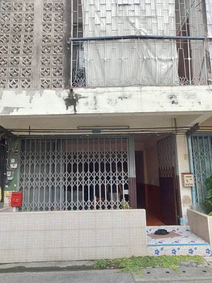 รูป ขายด่วน! ตึกแถว 4 ชั้น ย่านเอกมัย แยก 1 — ผู้เช่าเต็ม พร้อมรับรายได้ทันที - รูปที่ 12/15