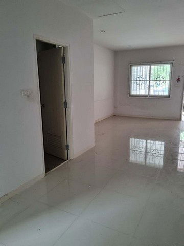 picture FOR SALE  TOWNHOUSE PROPERTY  1600000 BAHT. - 4/8