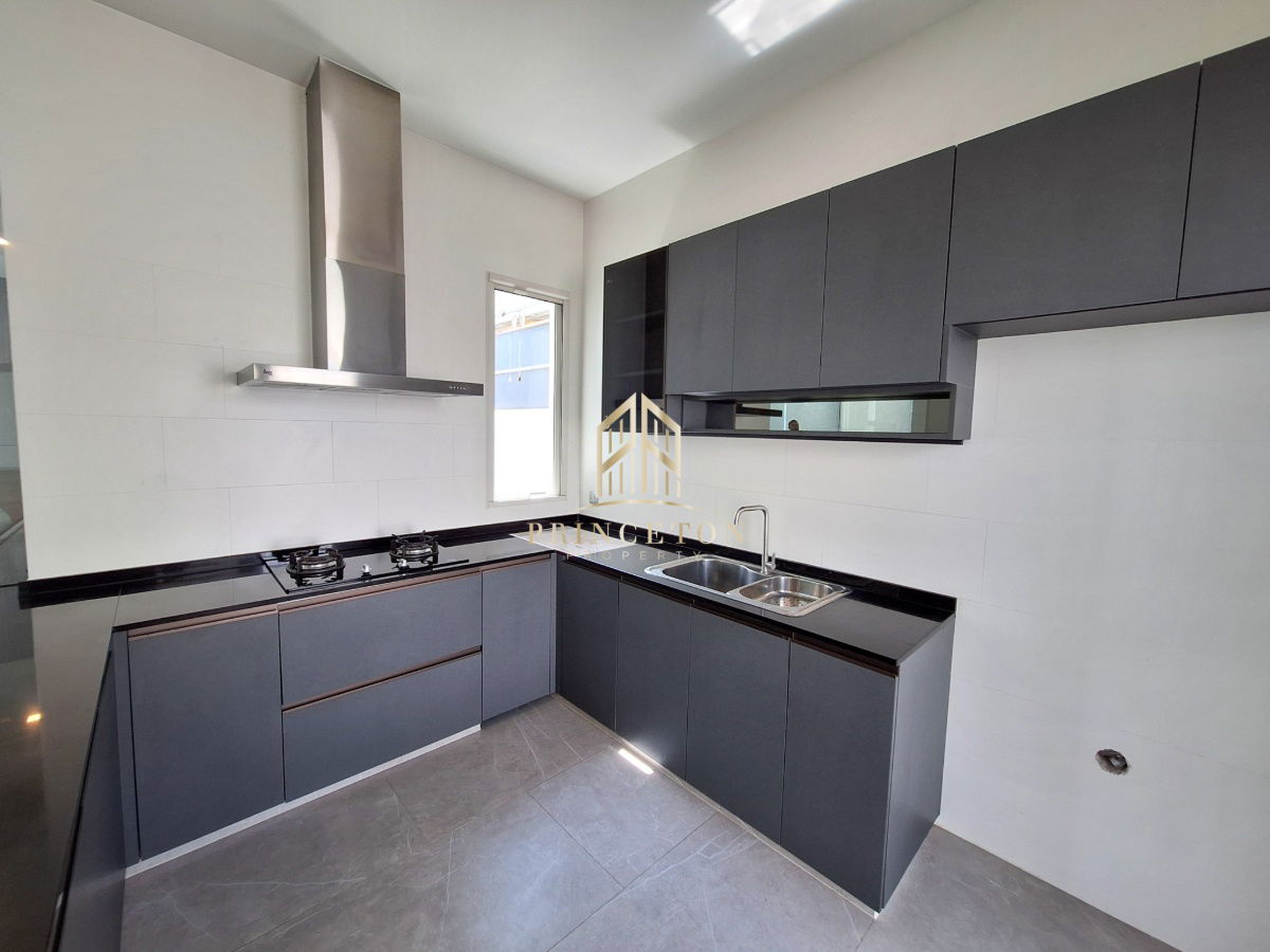 รูป ให้เช่าบ้านหรู วีเว่ บางนา กม.7 ทำเลดีเยี่ยม ใกล้เมกาบางนา และทางด่วน พื้นที่ใช้สอยกว้างขวาง บรรยากาศเงียบสงบ  - รูปที่ 8/35