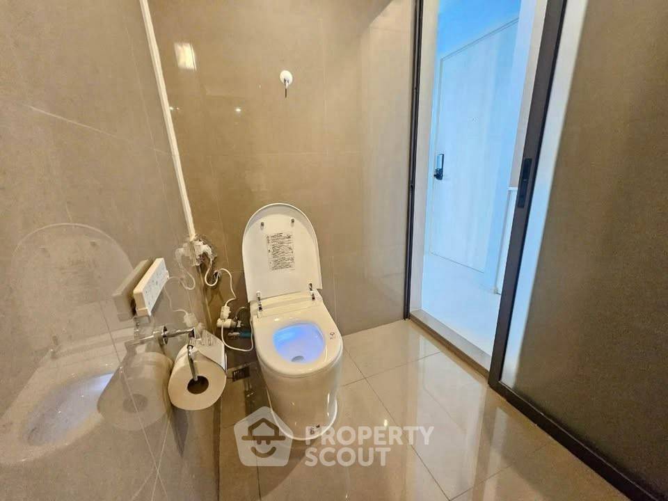 รูป คอนโด 1-ห้องนอน ที่ ริทึ่ม สุขุมวิท42 ใกล้ BTS เอกมัย (ID 2380476) - รูปที่ 10/10