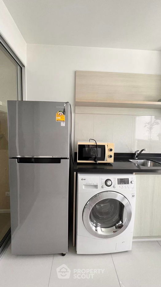 picture 1-BR Condo at Rhythm Sathorn-Narathiwas near BTS Chong Nonsi (ID 2383432) - 3/10