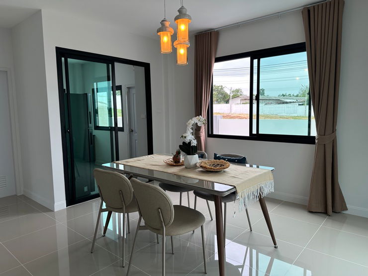 รูป บ้านใหม่ให้เช่า : Lake Velly (บ่อวิน) : 3 ห้องนอน 3 ห้องน้ำ พื้นที่ 45 ตรว ตกแต่งครบ พร้อมเข้าอยู่  - รูปที่ 13/28