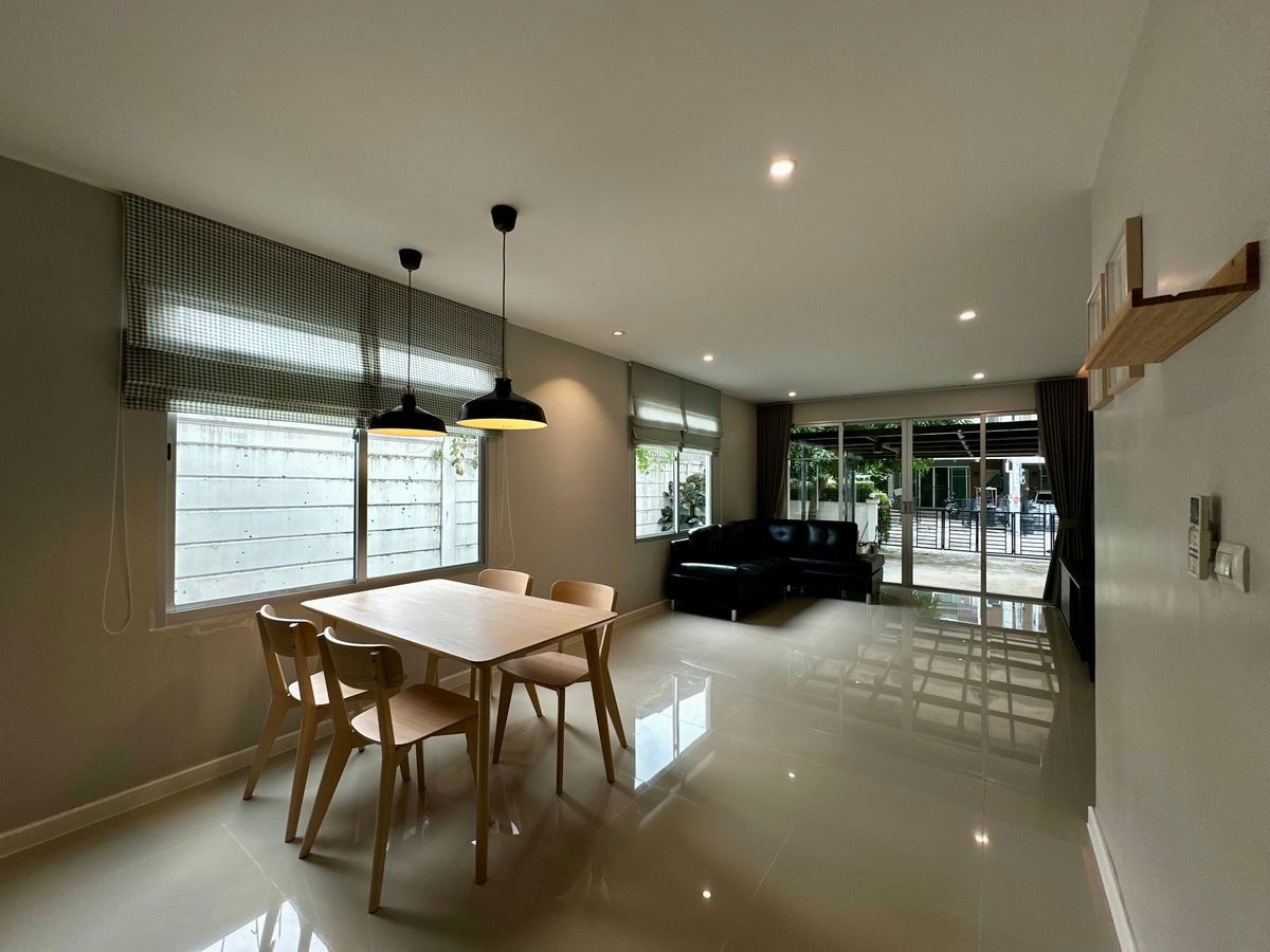 รูป หลังมุม สงบร่มรื่น มีสวนข้างบ้าน ทาวน์ อเวนิว ไทม์ ท่าข้าม 16 Town Avenue Time Thakham 16 - รูปที่ 17/18