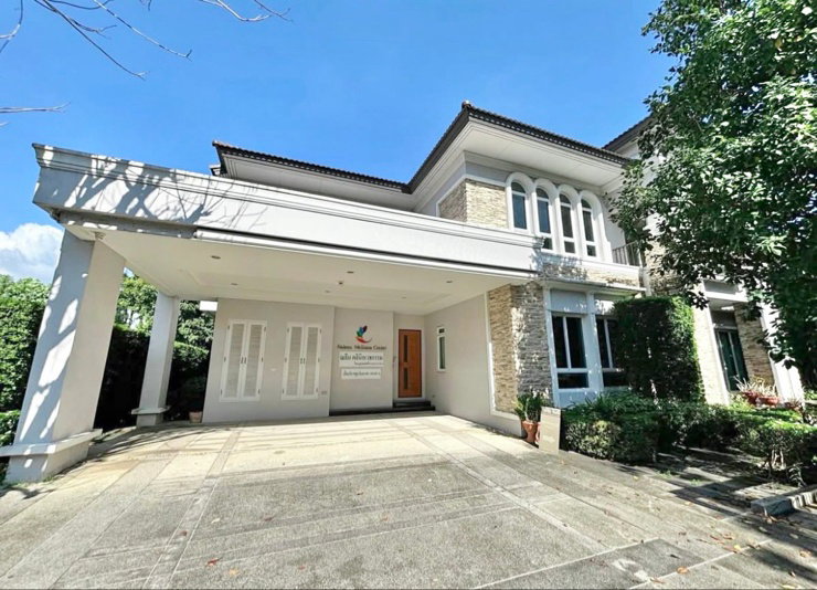 ขายบ้านเดี่ยว : ขายบ้านเดี่ยวกรานาดา ปิ่นเกล้า (GRANADA Pinklao) อยู่ถนนบรมราชชนนี แขวงศาลาธรรมสพน์ เขตทวีวัฒนา