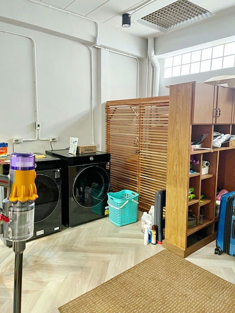 picture Cheaper than a Penthouse BTS Nana.550m.Ploenchit 400m. Luxury 2-story townhouse for rent 34 sq.wa. - 6/8