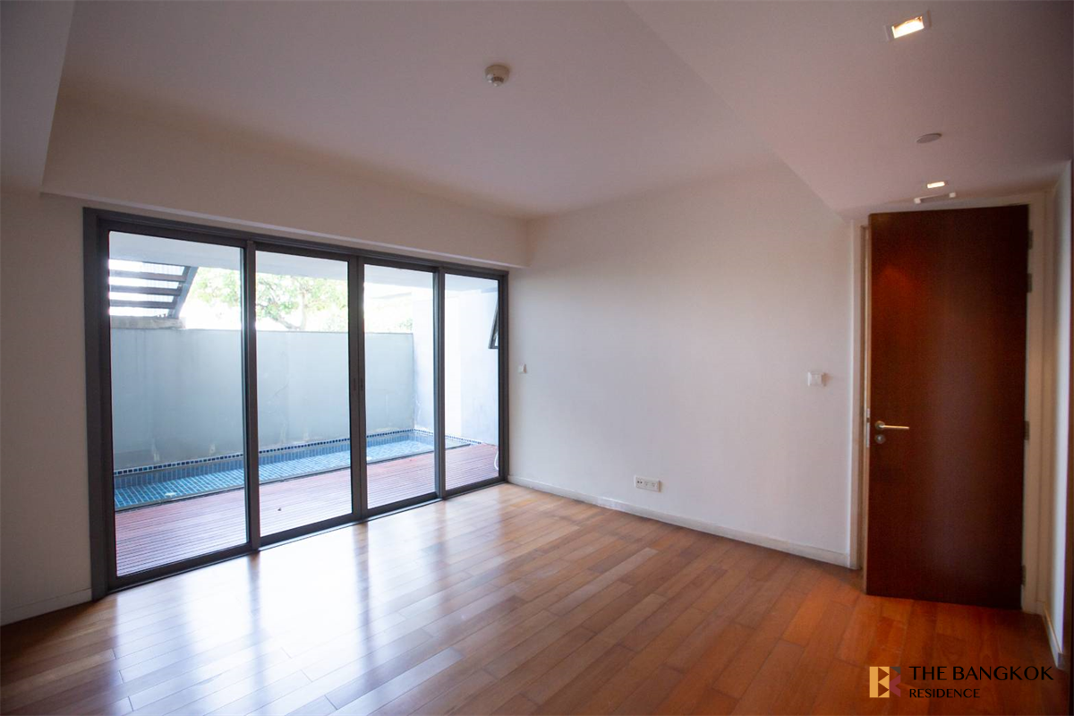 picture The Pano Ultimate Luxury Condo in Business District - 1/10