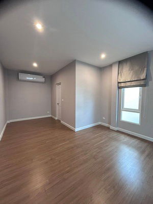 picture FOR RENT GRANDIO PETCHKASEM 81 / 4 bedrooms 3 bathrooms / 50 Sqw. 189 Sqm. **60,000** CLOSE TO THE MALL BANGKAE - 7/13