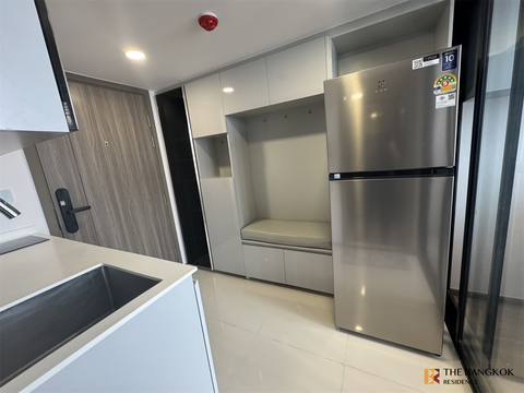 ไนท์บริดจ์ สเปซ สุขุมวิท-พระราม4 ใกล้ BTS สถานีพระโขนง ล้อมรอบด้วยสิ่งอำนวยความสะดวก