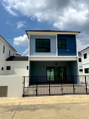 บ้านแฝดให้เช่า : 🏡 บ้านว่างให้เช่า – The Connect บางนา–ศรีวารี (CN 62) ✨ บ้านแฝด 2 ชั้น ดีไซน์ Modern Contemporary โปร่งโล่ง ฟังก์ชันลงตัว