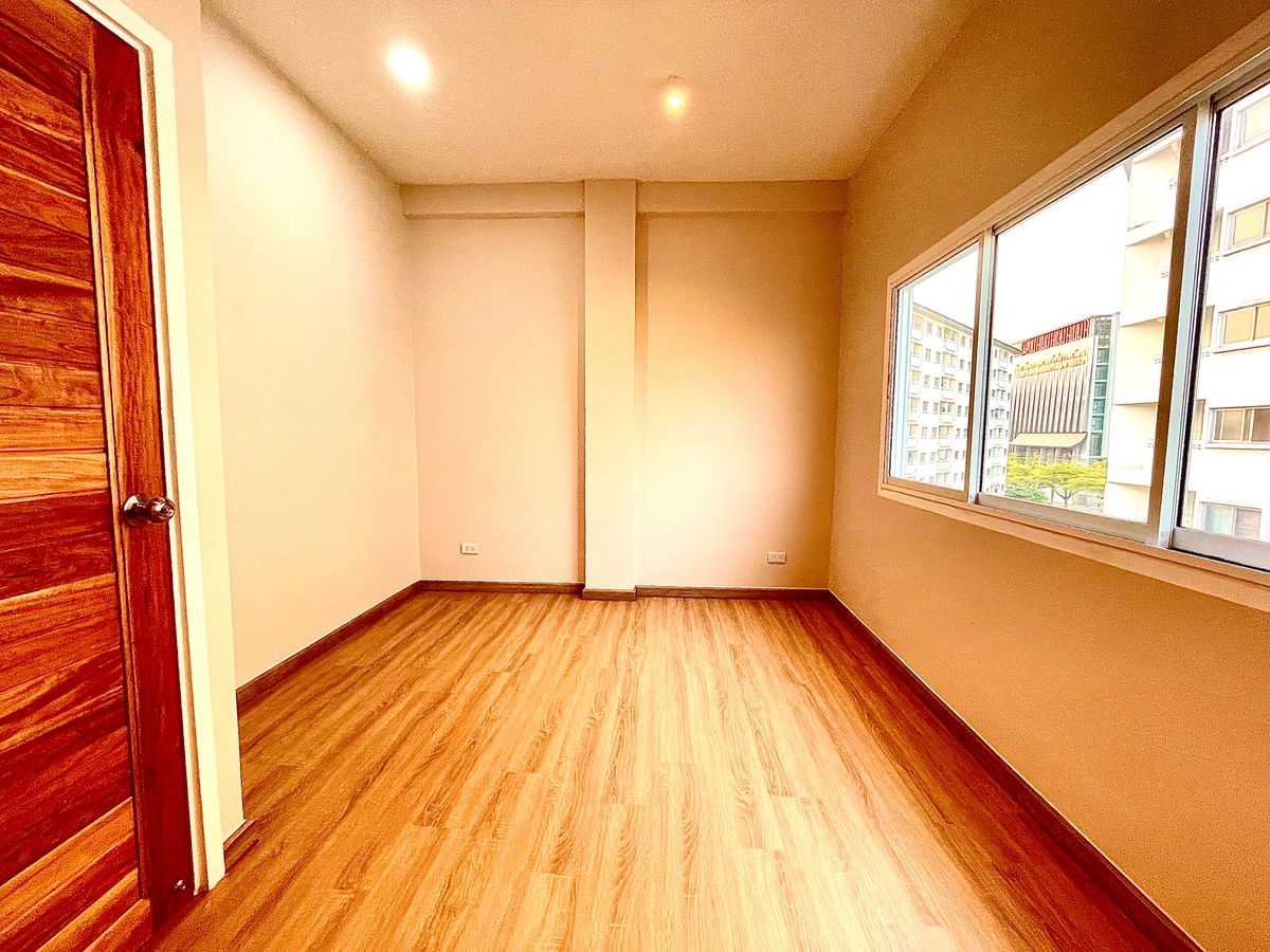 picture Lak Si housing Changwattana 5 Thongsonghong Laksi Bangkok 10210 - 7/10