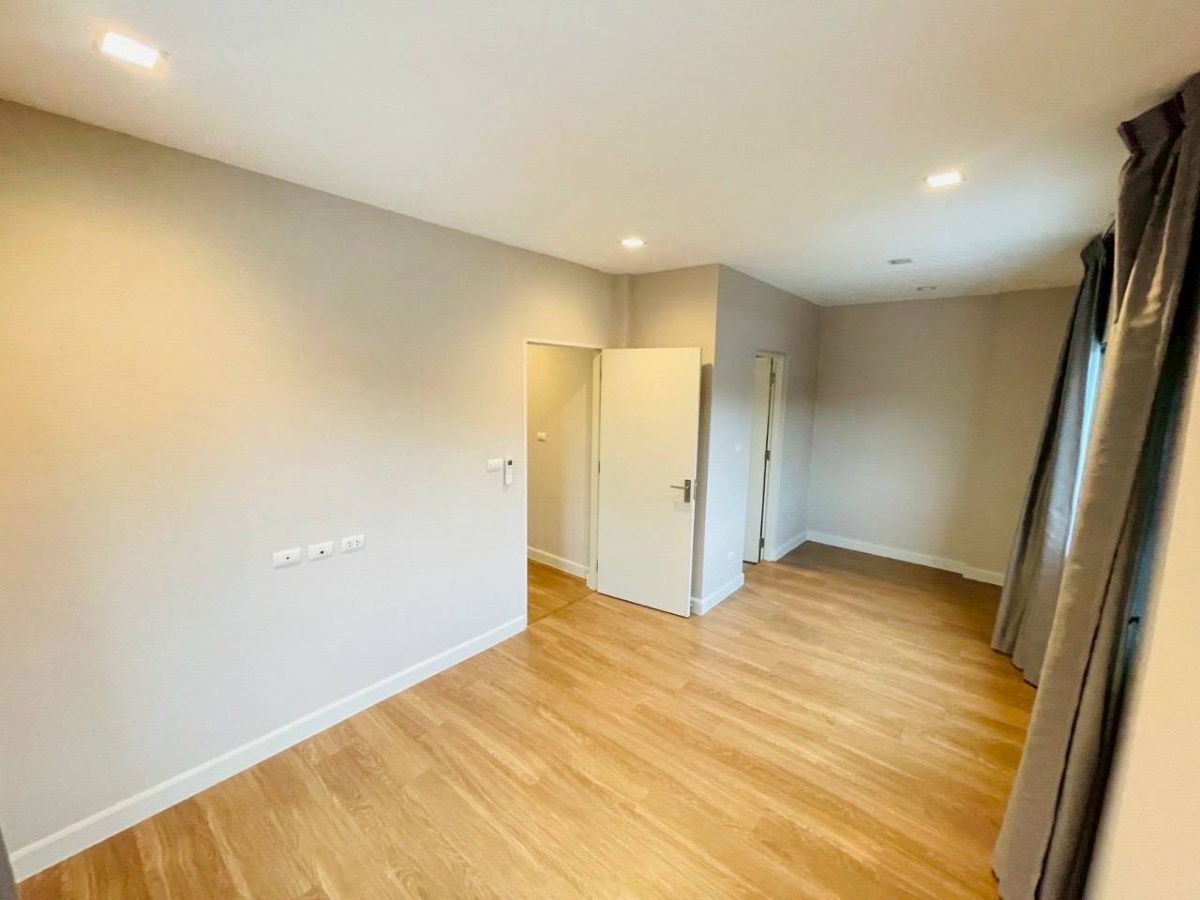 picture Urgent Sale! Beautiful Semi-Detached Home at VENUE Westgate, Bang Yai — 35.1 sq. wah, 158 sq.m., only 3.9 million THB, ready to move in immediately! - 14/14