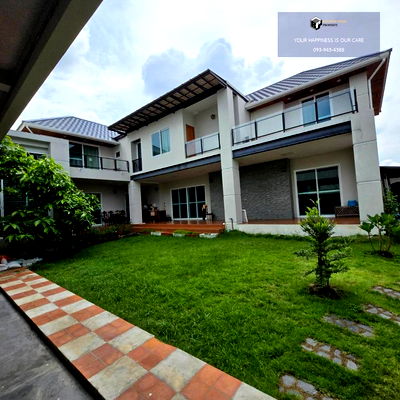 Houses for sale Bangna Commercial College : 2-Storey Detached House for Sale, Prime Sukhumvit Location, Near BTS Punnawithi, East-Facing #2025103112747