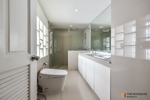 La Maison Ruamrudee Condominium Luxuriously Elevated Unit