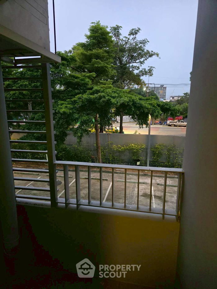 picture Studio Condo at Elio Del Ray near BTS Udom Suk (ID 2386503) - 11/11