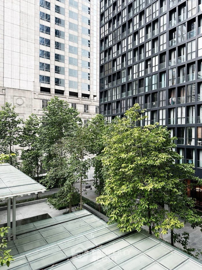 picture Studio Condo at Noble Ploenchit near BTS Phloen Chit (ID 2382982) - 12/19