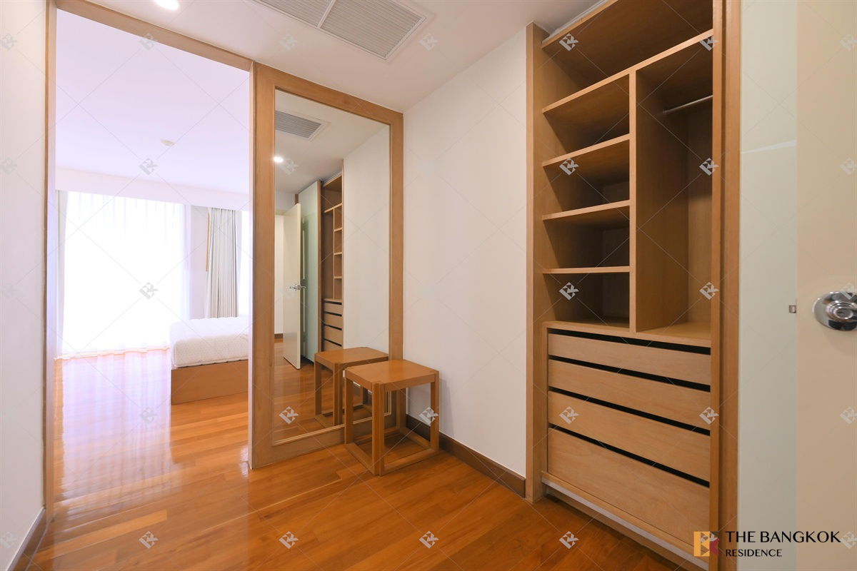 picture Langsuan Ville 🌟 Spacious Unit with Wide Balcony City View 🌆 Near BTS Ratchadamri - 10/17