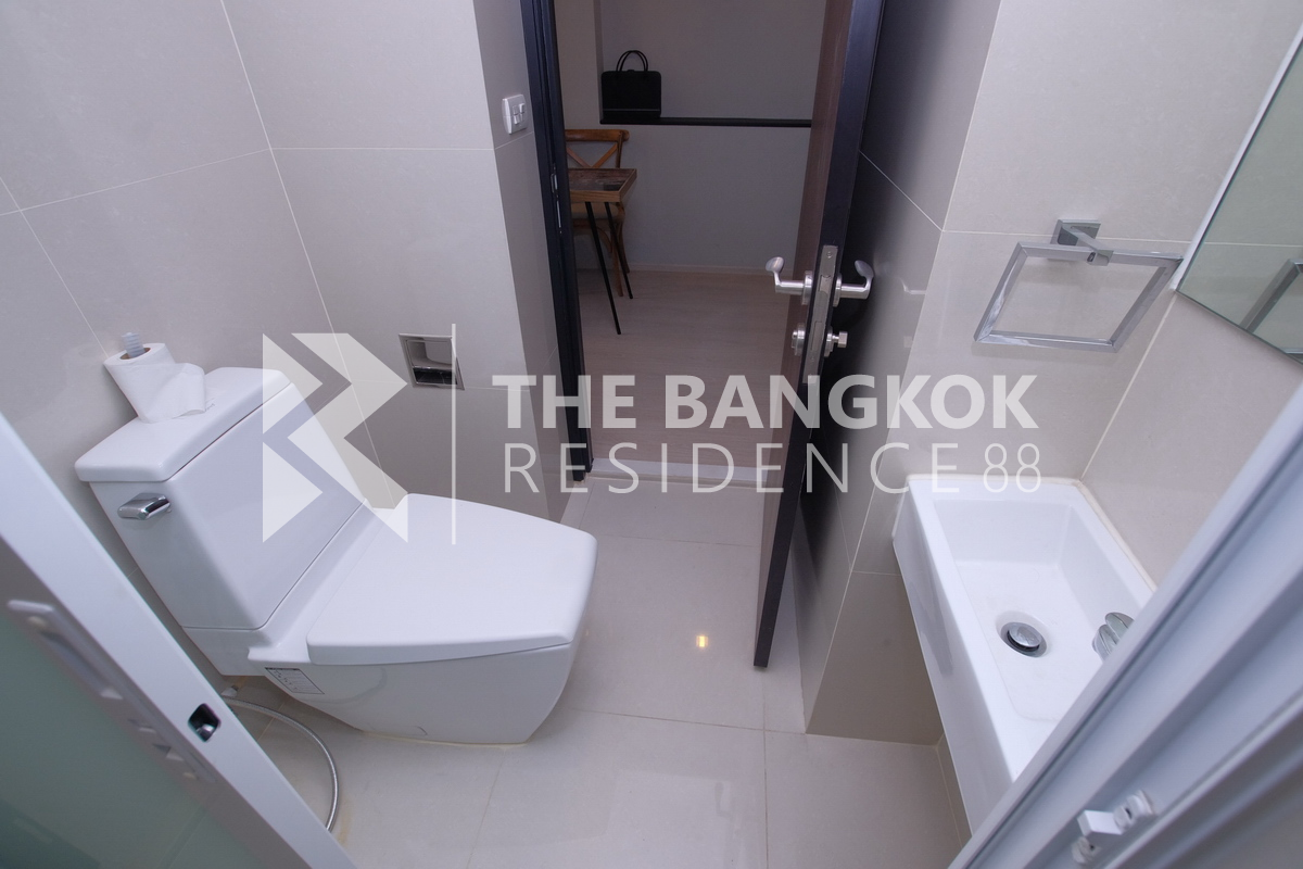 picture Location Near Employment, Surrounded by Lifestyles RHYTHM Sukhumvit 44/1 near BTS Phra Khanong - 4/10