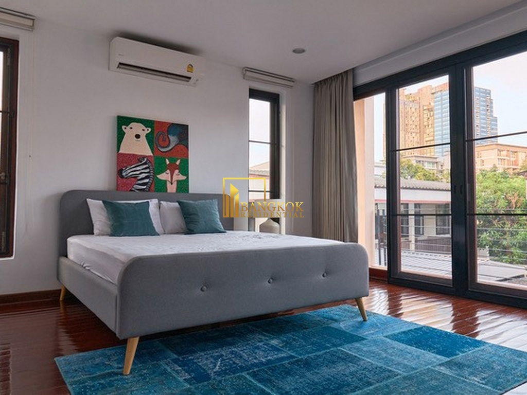 picture Modern 4 Bed Luxury House With Private Pool in Ekkamai Area - BR8125SH - 20/25