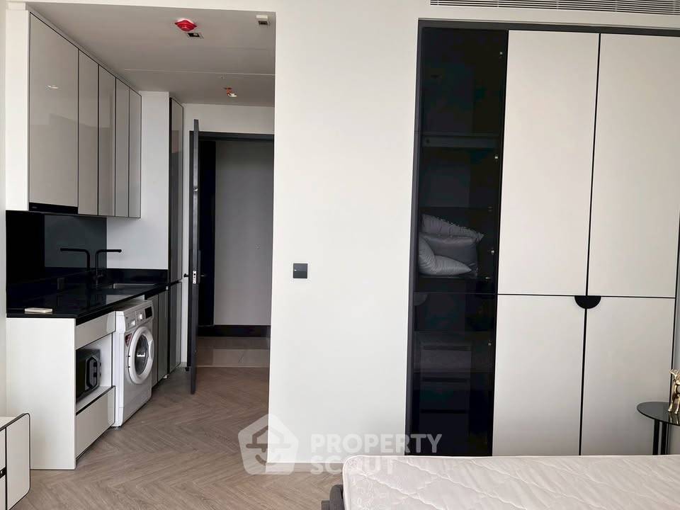 picture Studio Condo at Chapter Charoennakhorn - Riverside near BTS Krung Thon Buri (ID 2385103) - 13/20