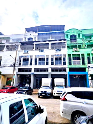 เช่าอาคารพาณิชย์ วิทยาลัยศิลปหัตถกรรมกรุงเทพ : MRTรามอินทรา กม.9 83 700 ม.ให้เช่าอาคารพาณิชย์ 3 คูหา 5 ชั้น 62ตร.วา. แฟชั่น 2.3 กม. นวมินทร์ 1202ตร.ม. 15 นอน