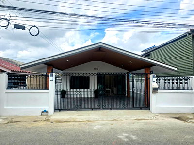 บ้านเดี่ยว กรุงเทพมหานคร : บ้านเดี่ยวชั้นเดียว กว้างขวาง ตกแต่งใหม่ทั้งหมด ทำเลดี ใกล้รถไฟฟ้า หมู่บ้าน ทหารกองหนุน พระยาสุเรนทร์28 รามอินทรา109 บางชัน คลองสามวา