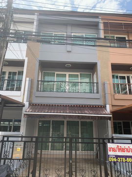 For rent 20,000 baht, Baan Klang Muang Suksawat, newly renovated, on Suksawat main road, next to Homepro Suksawat shopping mall.