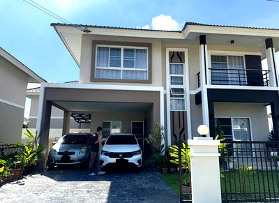 บ้านเดี่ยวให้เช่า : ให้เช่าบ้านเดี่ยวสองชั้น  3 ห้องนอน 3 ห้องน้ำ 1  ห้องครัว  2  ที่จอดรถ