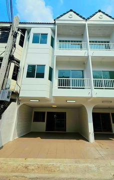 Big C Rattanathibet 2, 800 m. MRT BangKrasor 900m. 3-story townhouse for rent completely renovated 2