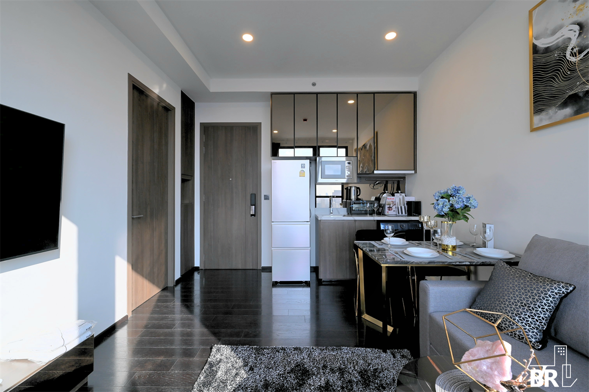 picture Park Origin Thonglor Move-in Ready, Just Bring Your Stuff - 8/10