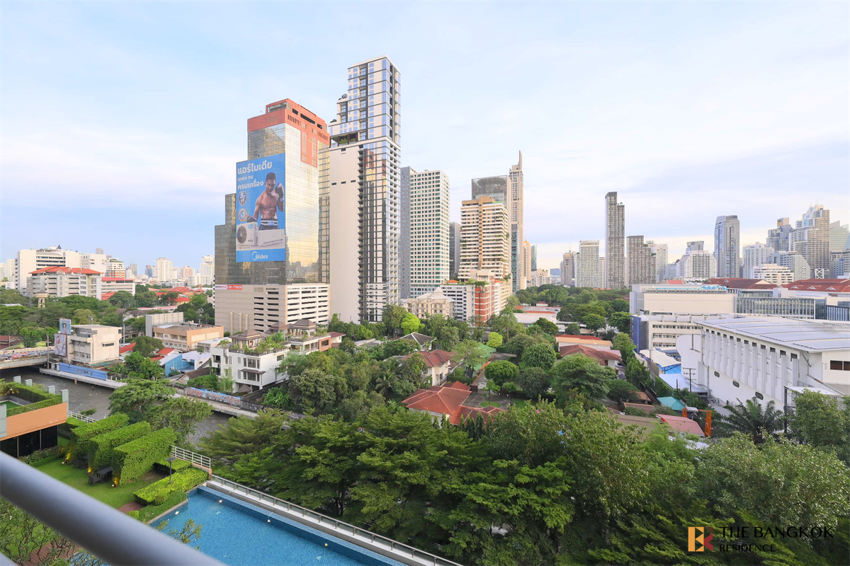 picture Comfortable Living Starts Here Villa Asoke near MRT Phetchaburi Station - 1/10