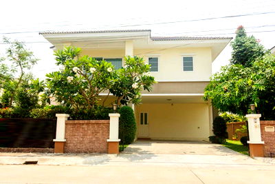 เช่าบ้านเดี่ยว สันกำแพง เชียงใหม่ : ให้เช่าบ้านเดี่ยว 2 ชั้น มี 5 ห้องนอน 4 ห้องน้ำ 1 ห้องนั่งเล่น 1 ห้องอาหาร 1 ห้องครัว 1 ห้องเก็บของ จอดรถได้ 2 คัน พร้อมห้องแม่บ้าน