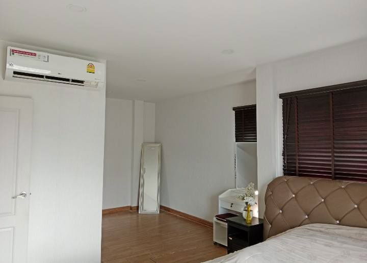 picture 🌟🏡 Urgent Lease! Luxury Detached House Centro Ramintra-Chatuchot (60 sq.wa. 4 Bed 4 Bath) Adjacent to Facilities! ✨ Resort Vibe 69,000 THB/Month! - 6/13