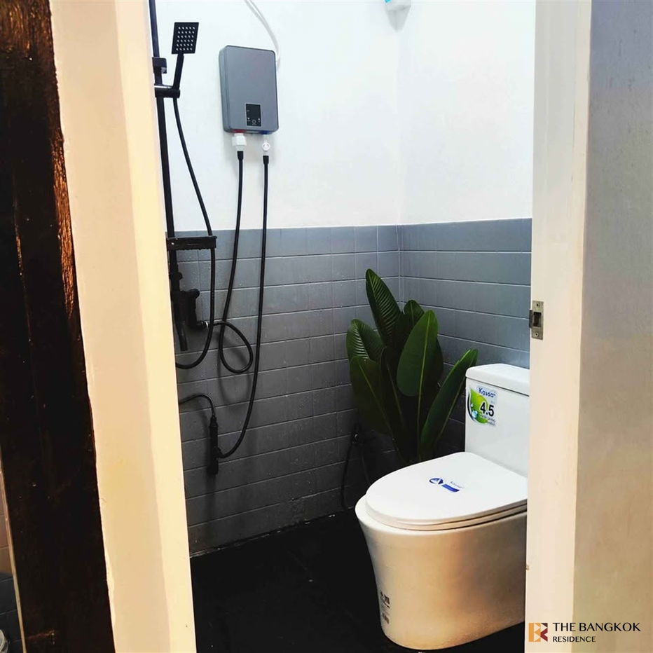 picture 🏡 Modern 2-Storey Townhome on the main road - Prime Location 🚆 near BTS Phahonyothin 59 - 13/15